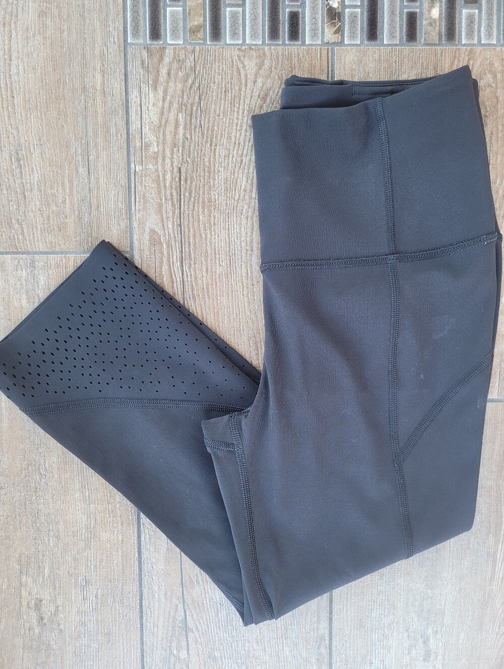 Lululemon Black High-Waist Leggings with Perforated Detail Size 6